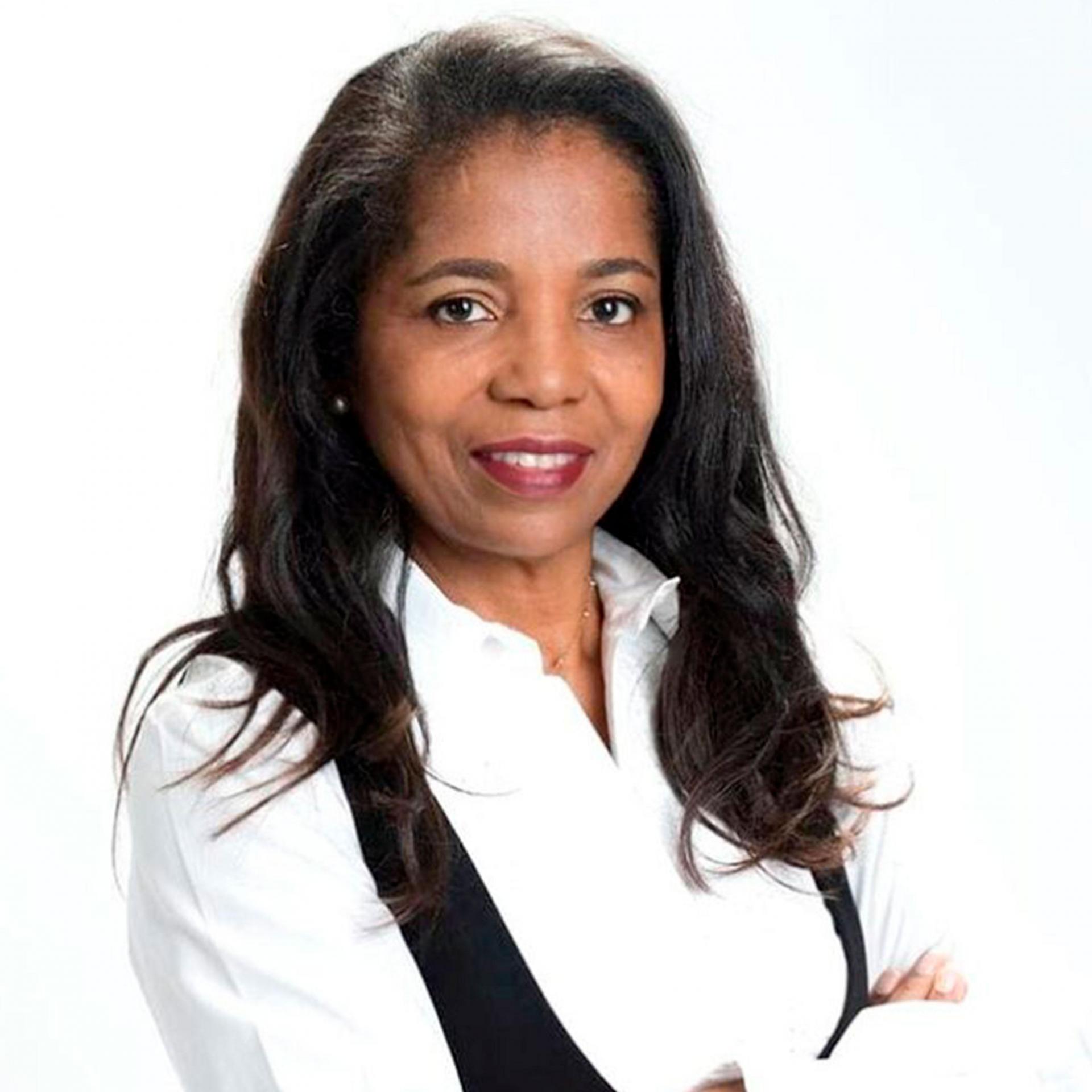 Adenir Carruesco, Desembargadora TRT 23ª Região.